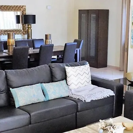 Villa Vale Do Garrao Sleeps 8 With Pool Air Con And Wifi